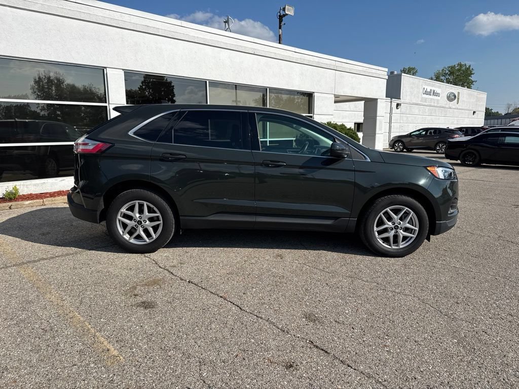 Certified 2024 Ford Edge SEL w/ Convenience Package AWD/4WD image 2