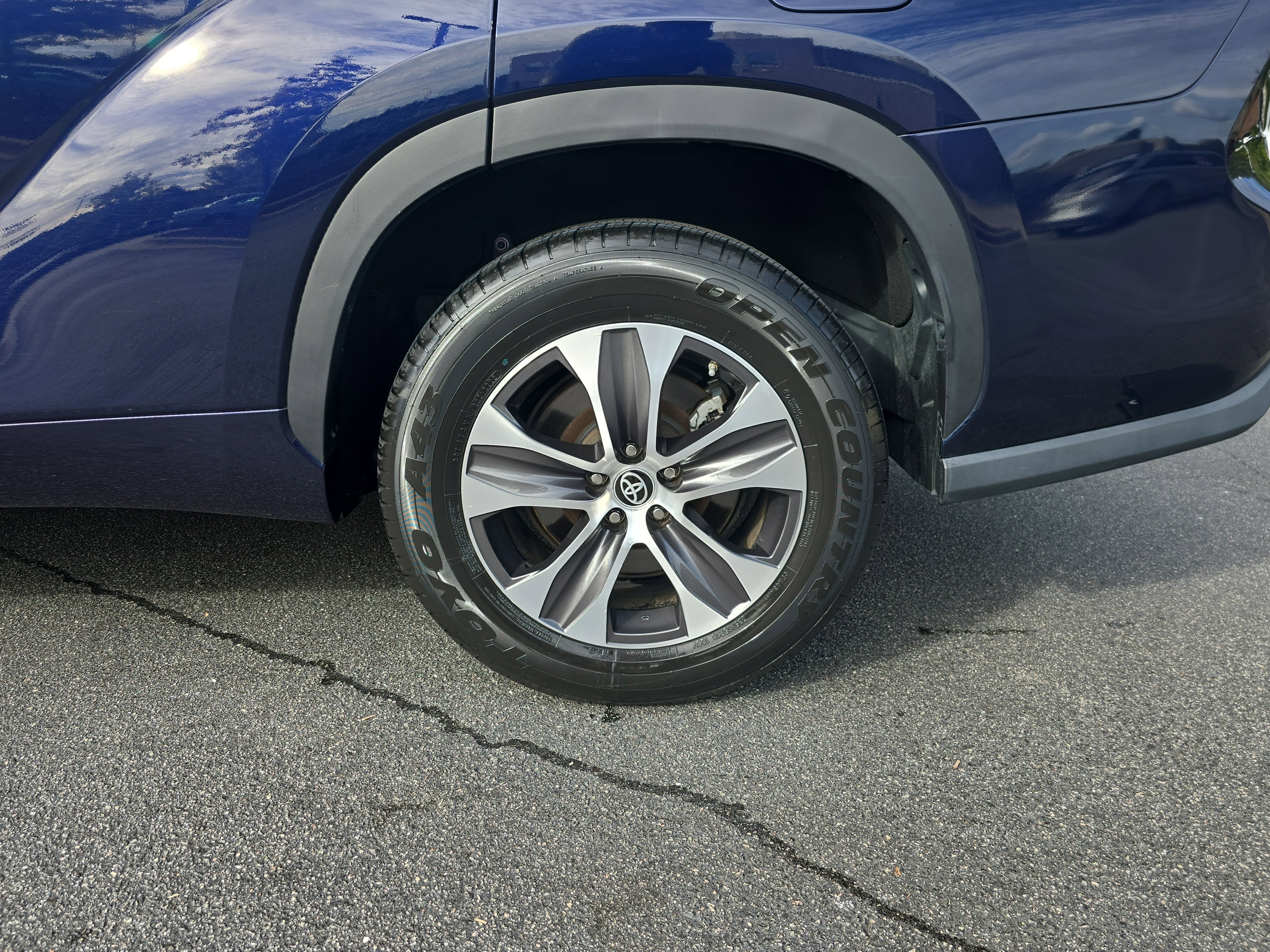 Used 2023 Toyota Highlander XLE image 35