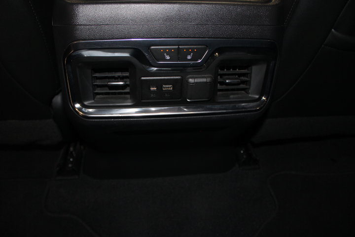 Used 2019 Chevrolet Silverado 1500 High Country w/ Technology Package AWD/4WD image 23