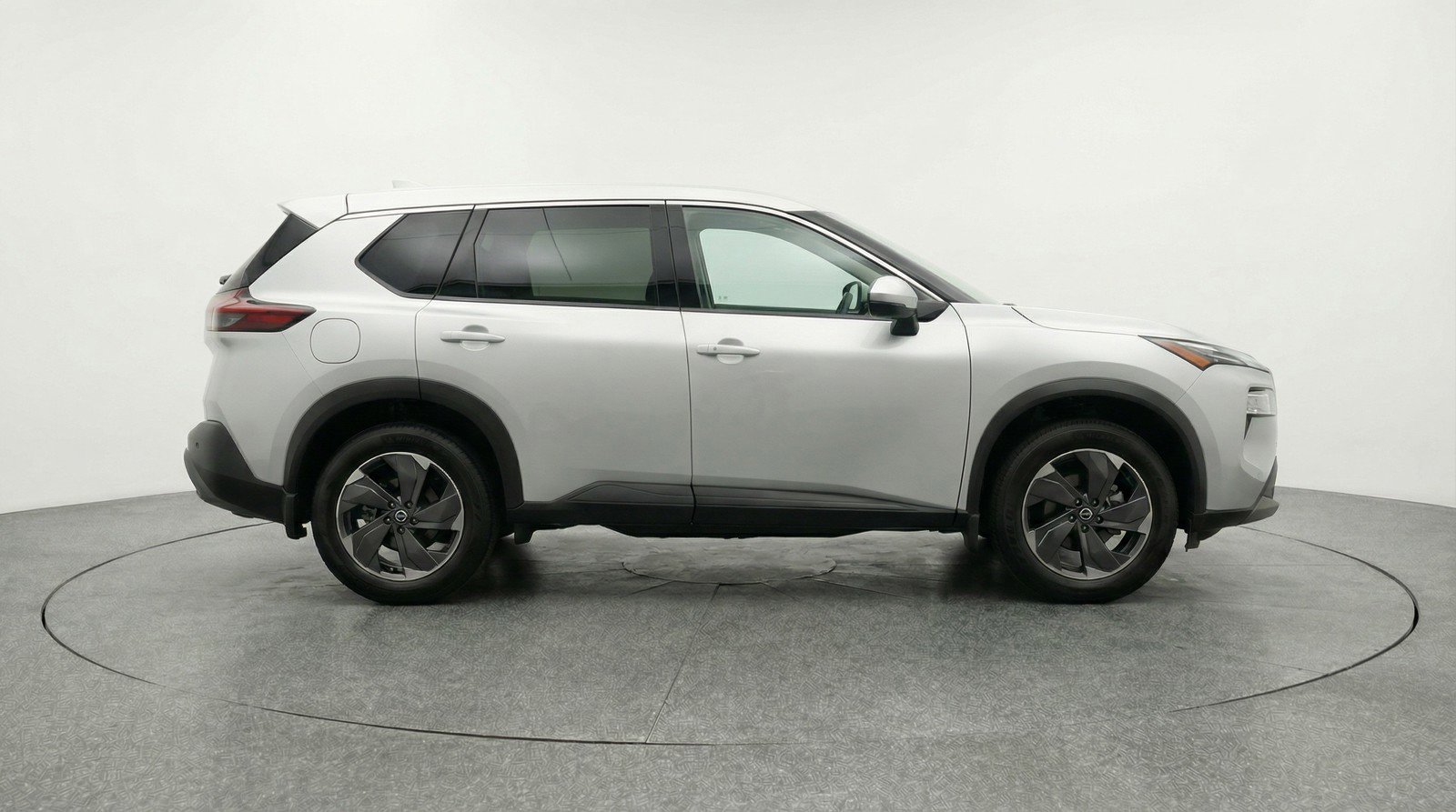 Used 2025 Nissan Rogue SV image 11