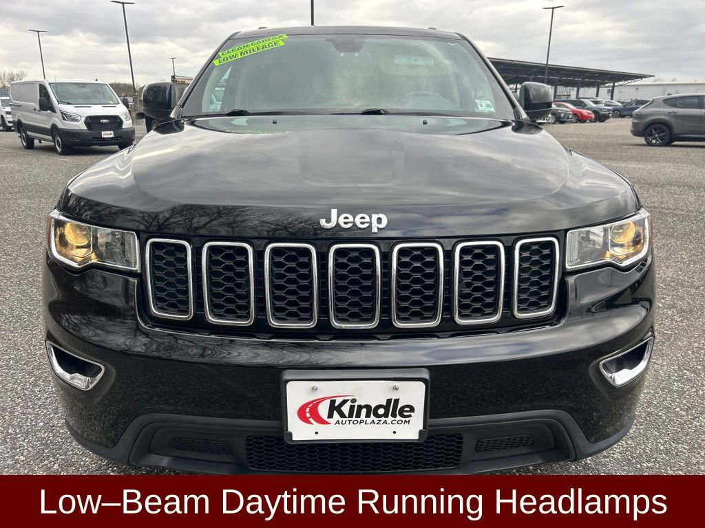 Used 2021 Jeep Grand Cherokee Laredo image 3