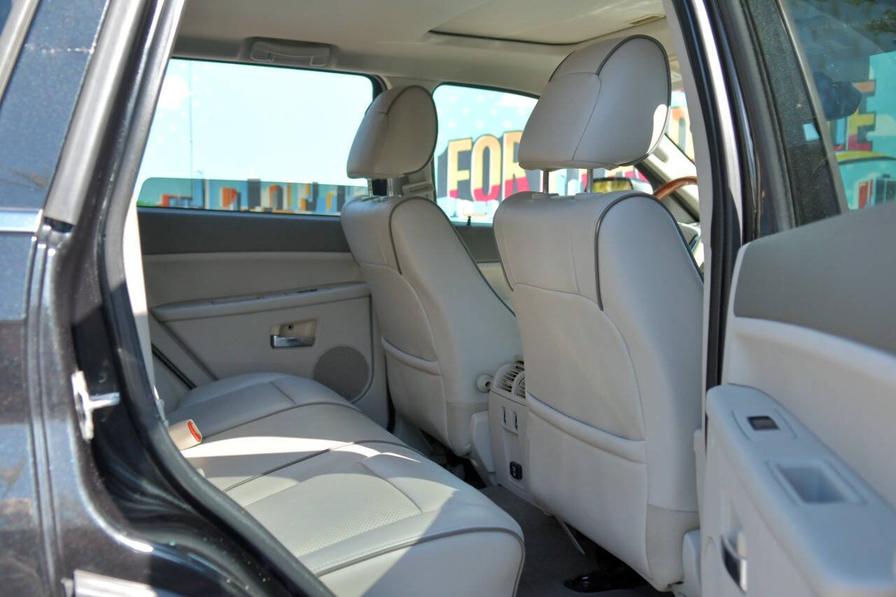 Used 2008 Jeep Grand Cherokee Overland w/ Mopar Chrome Edition Group AWD/4WD image 40