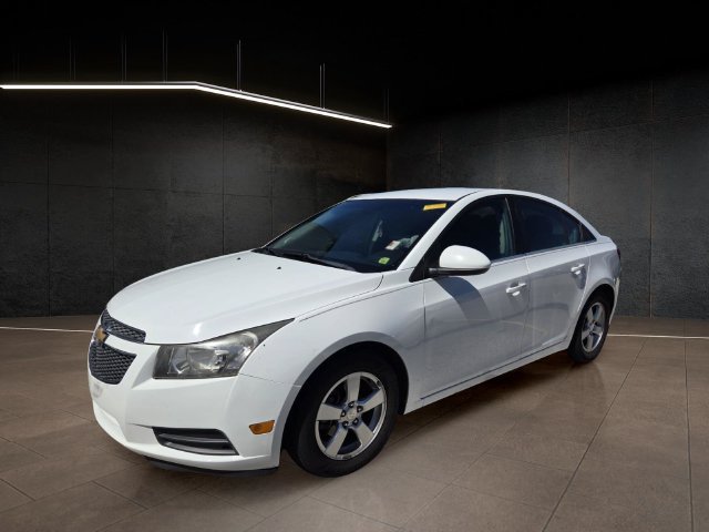 Used 2014 Chevrolet Cruze LT FWD image 2