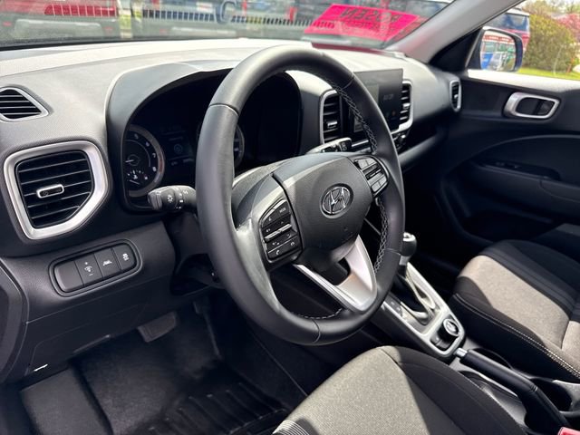 Used 2020 Hyundai Venue SEL w/ Convenience + Premium Package FWD image 14