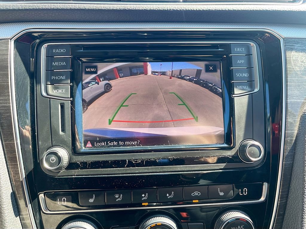 Used 2018 Volkswagen Passat 2.0T SE image 13