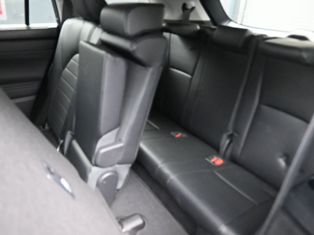 Used 2023 Toyota Highlander XLE image 12