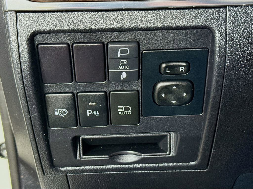 Certified 2020 Toyota Land Cruiser image 14