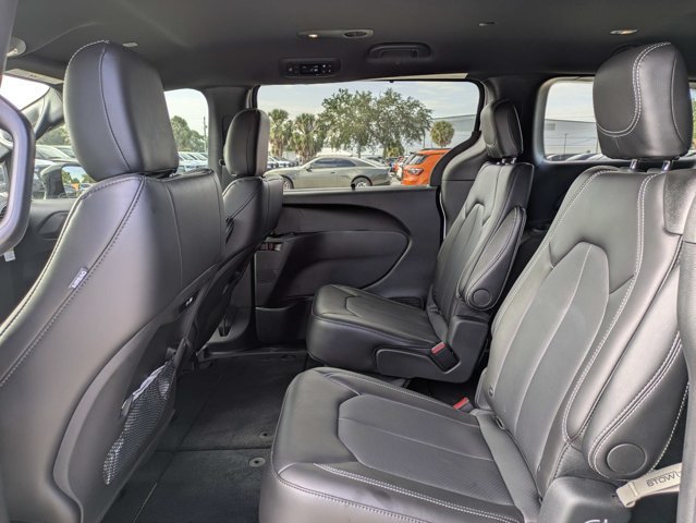 New 2026 Chrysler Pacifica Select FWD image 14