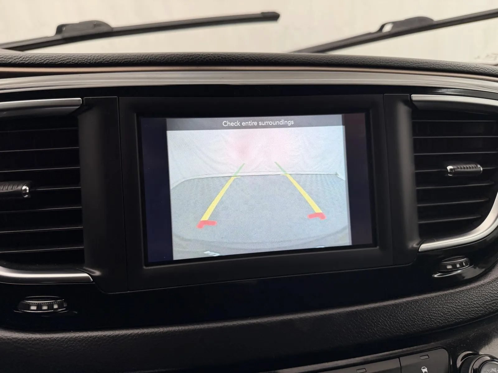 Used 2019 Chrysler Pacifica Touring-L FWD image 22