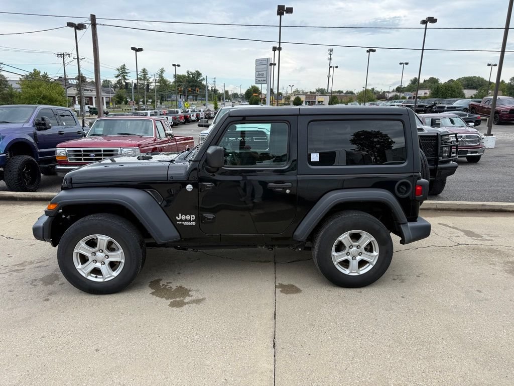 Used 2019 Jeep Wrangler Sport AWD/4WD image 9