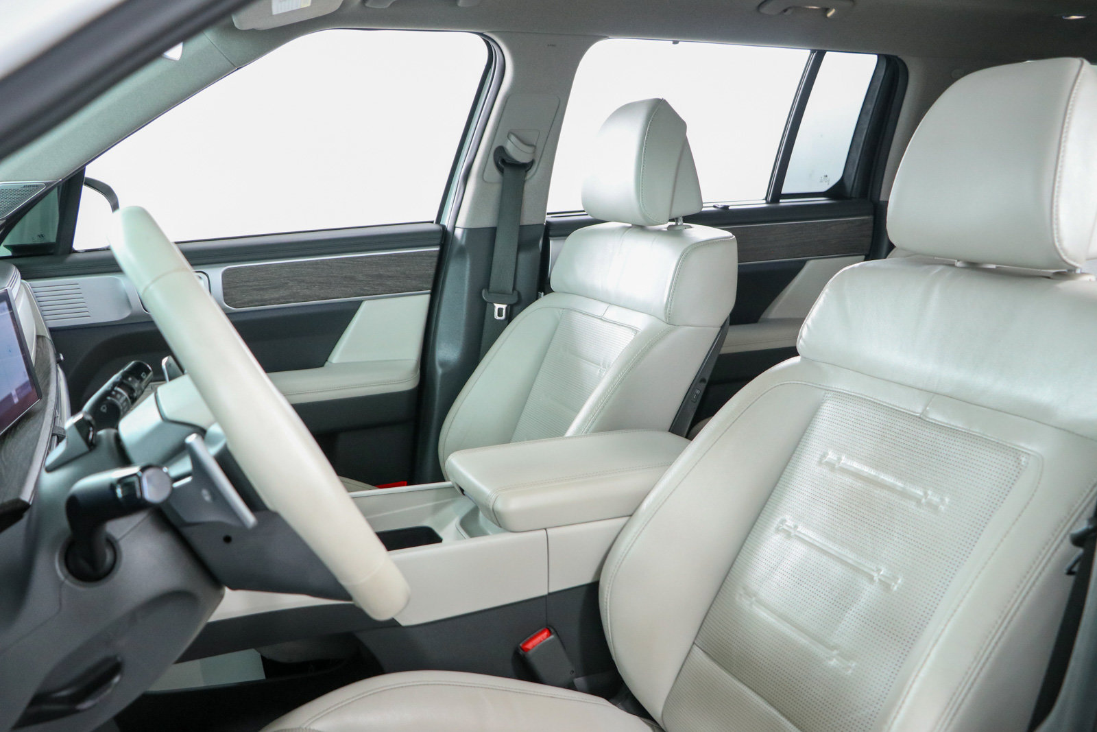 Used 2024 Hyundai Santa Fe Limited AWD/4WD image 25