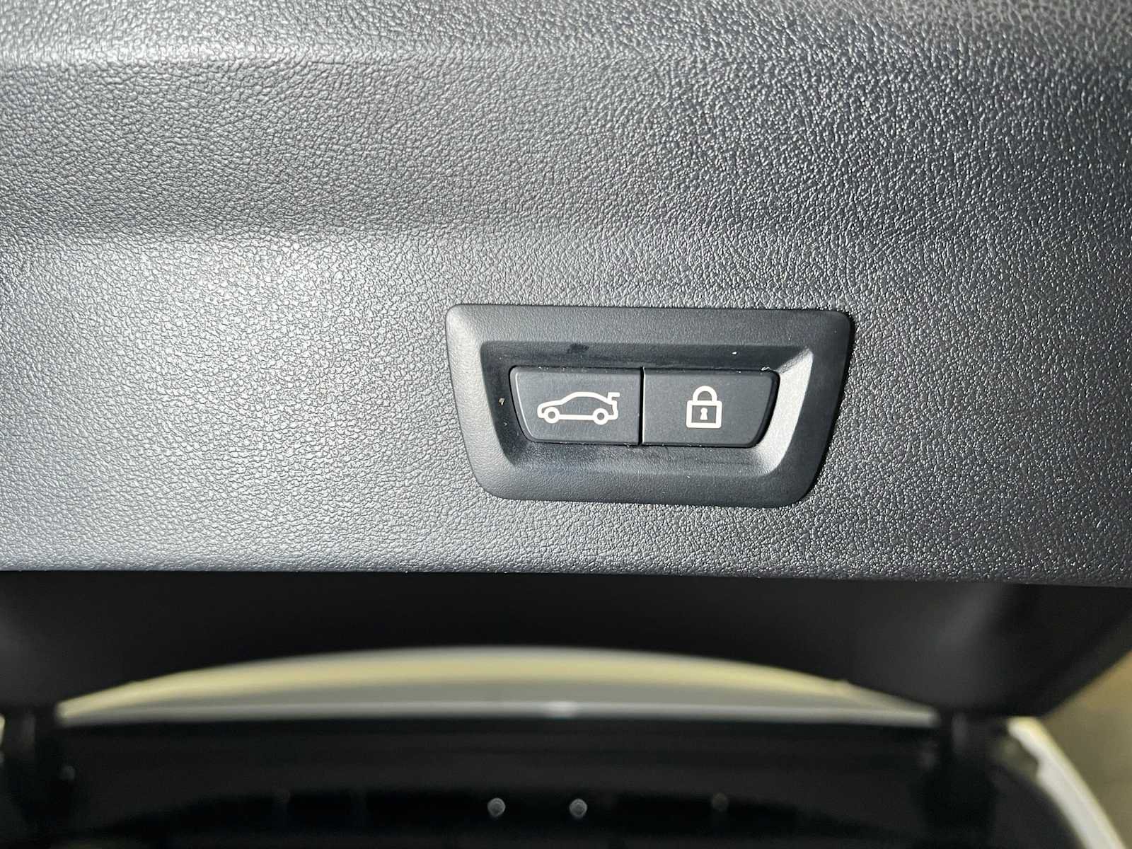 Used 2020 BMW X3 xDrive30i w/ Convenience Package AWD/4WD image 17