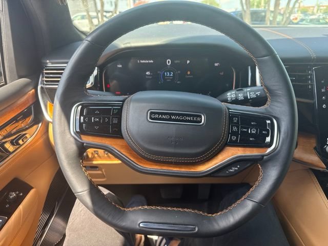 Used 2025 Jeep Grand Wagoneer Series III AWD/4WD image 4