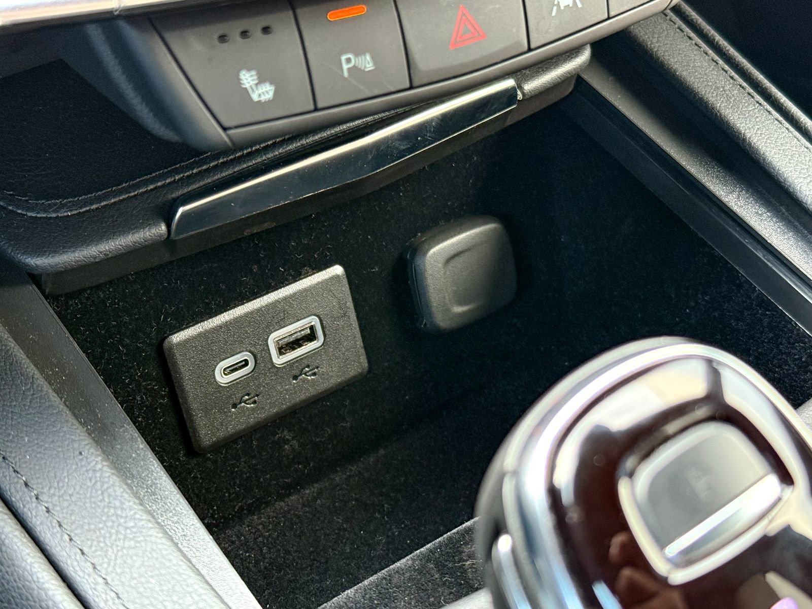 Certified 2024 Cadillac XT4 Premium Luxury w/ Technology Package image 24