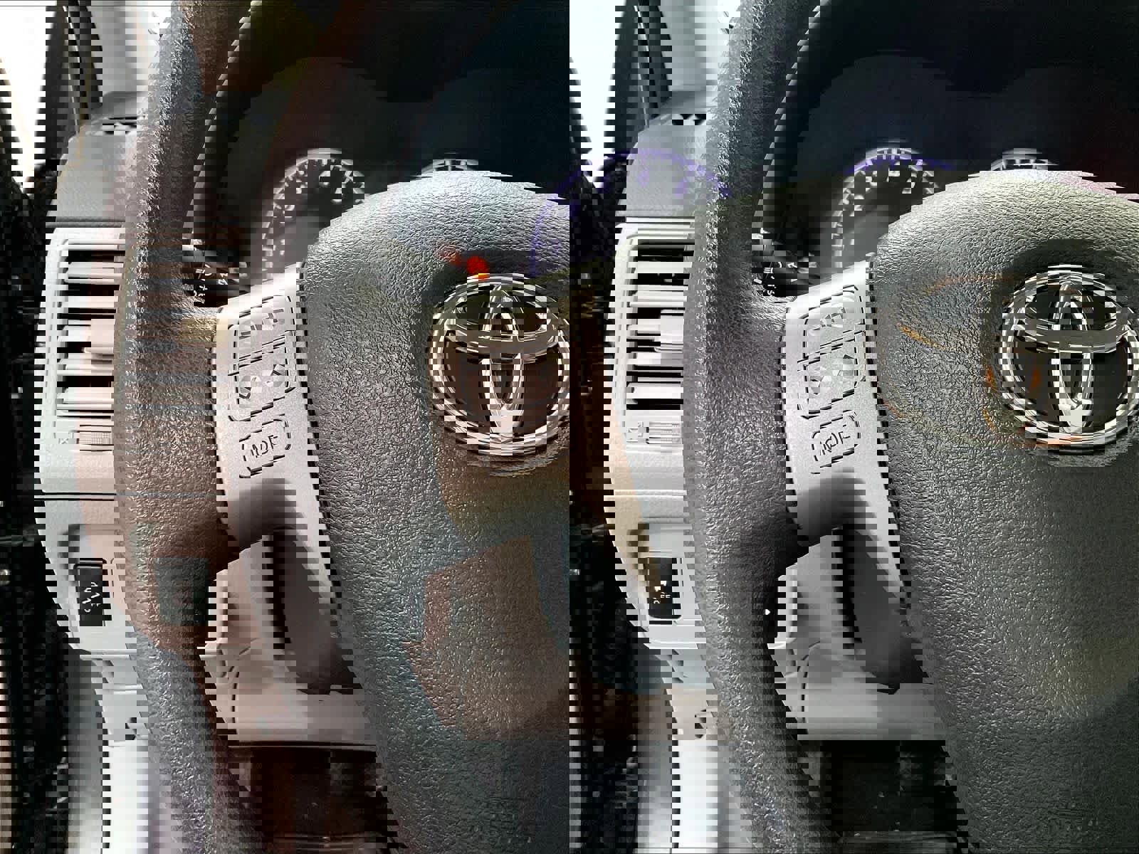 Used 2013 Toyota Corolla LE image 21