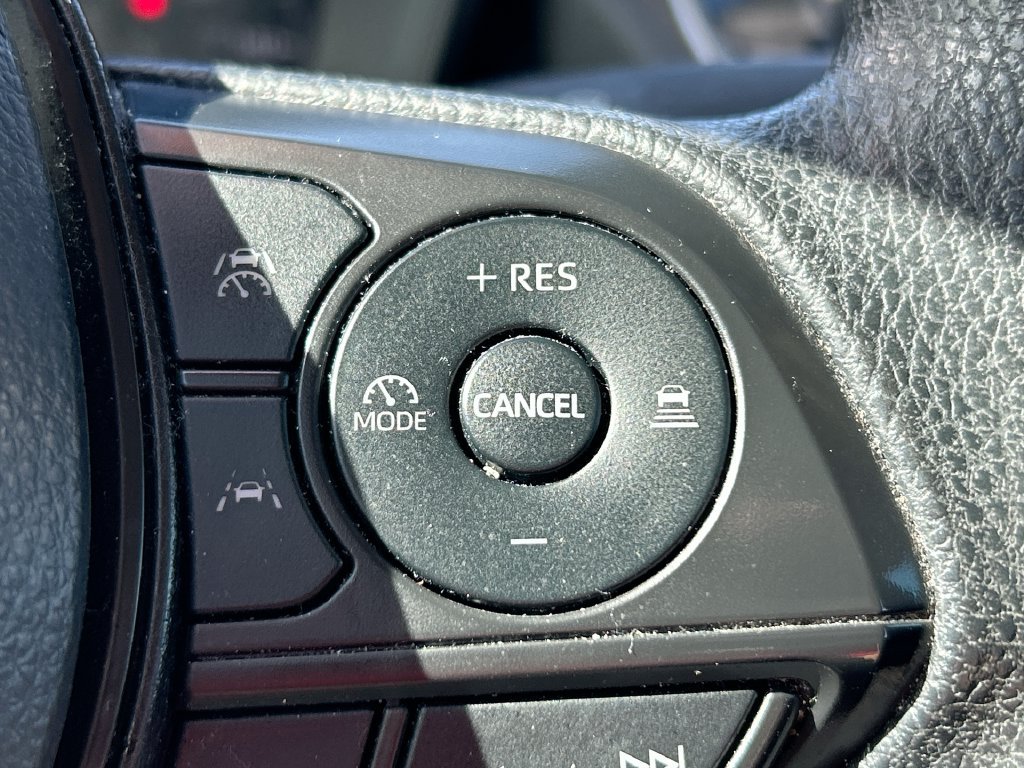 Used 2024 Toyota Corolla LE FWD image 17