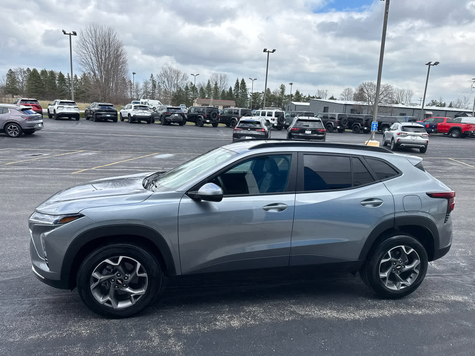 Used 2025 Chevrolet Trax LT w/ Driver Confidence Package FWD image 10