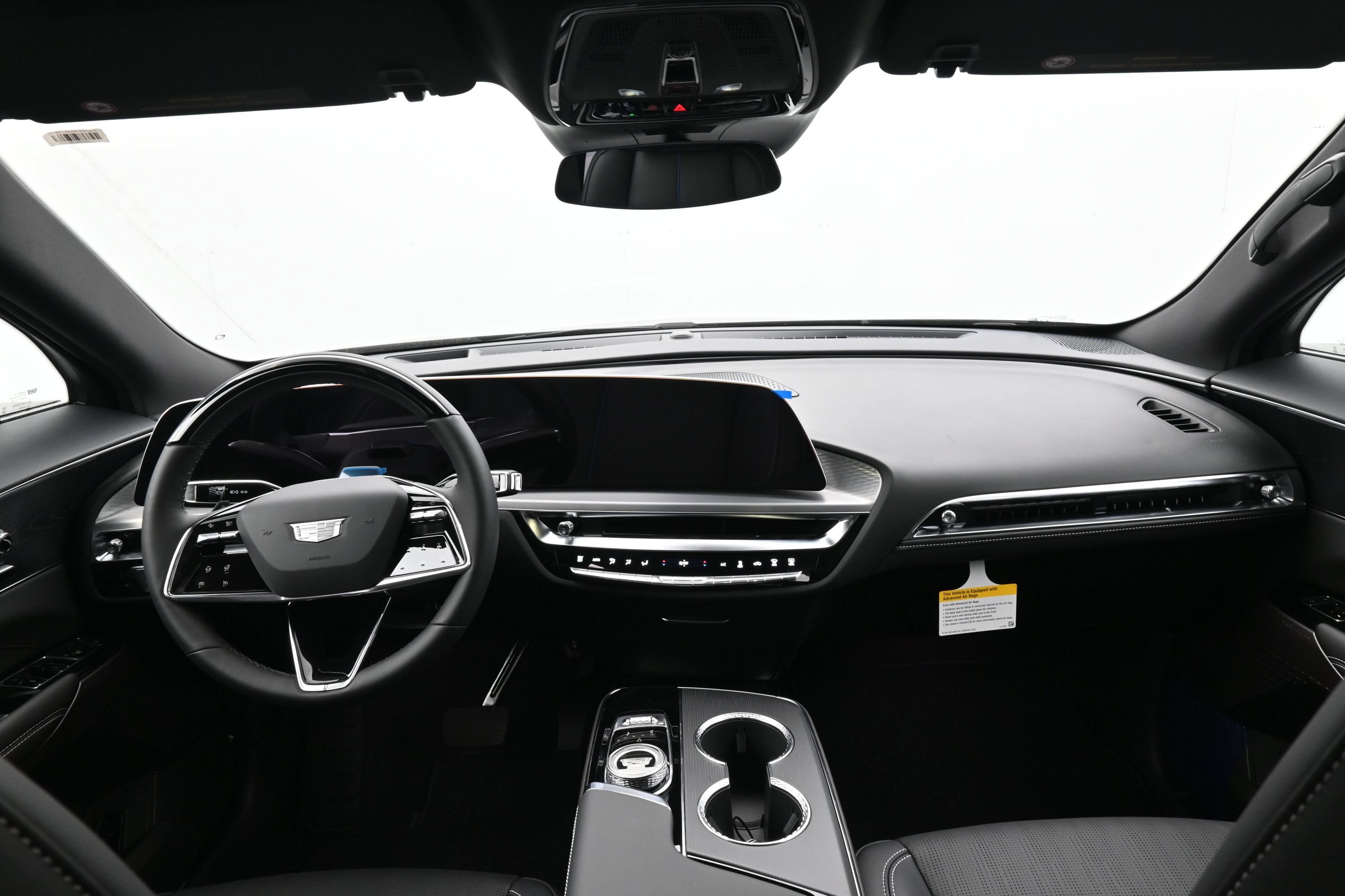 New 2026 Cadillac Lyriq Luxury w/ LPO, Floor Liner Package AWD/4WD image 9