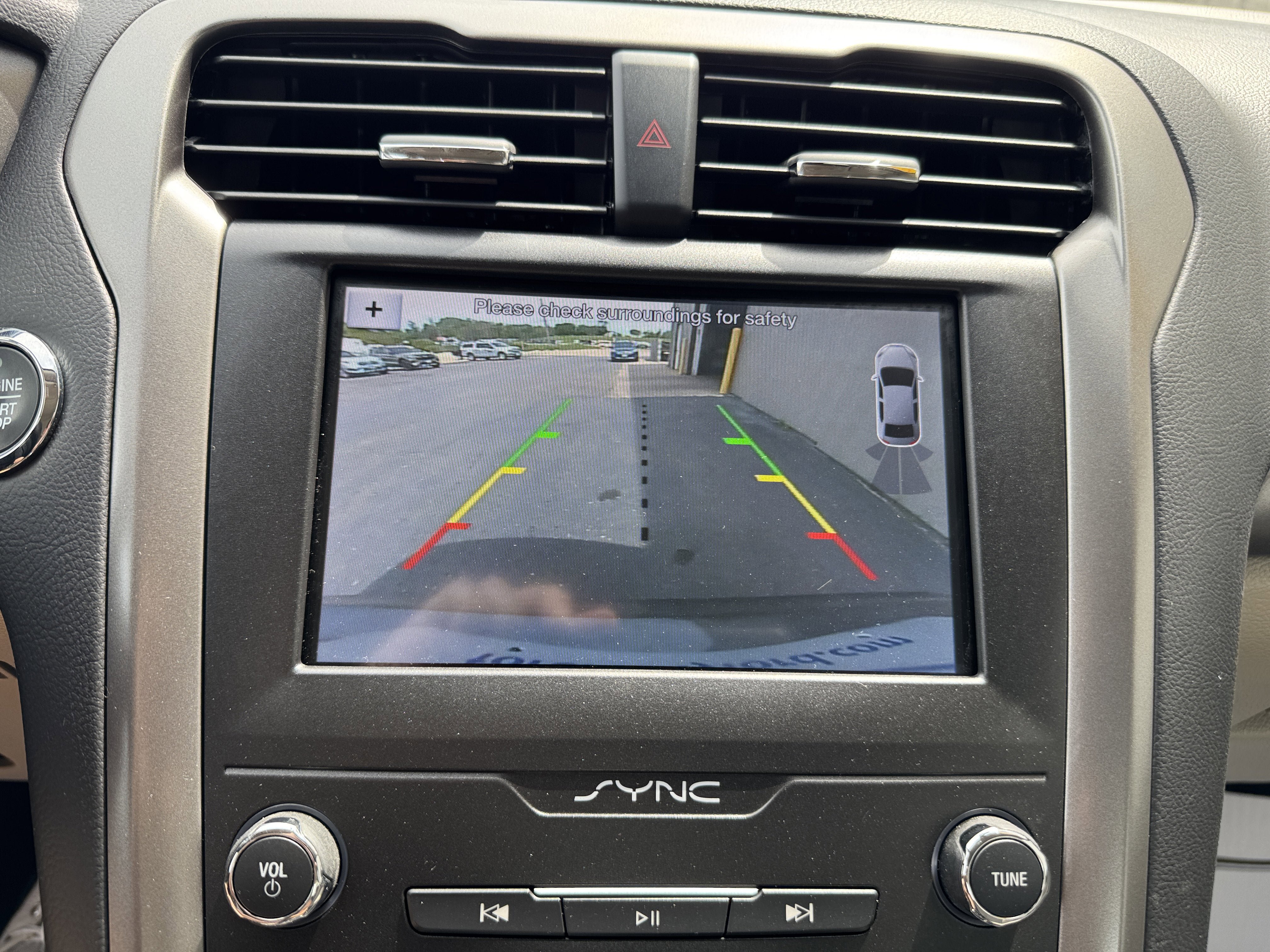 Used 2019 Ford Fusion SE FWD image 17