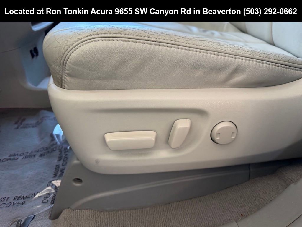 Used 2011 Toyota Sienna XLE image 14