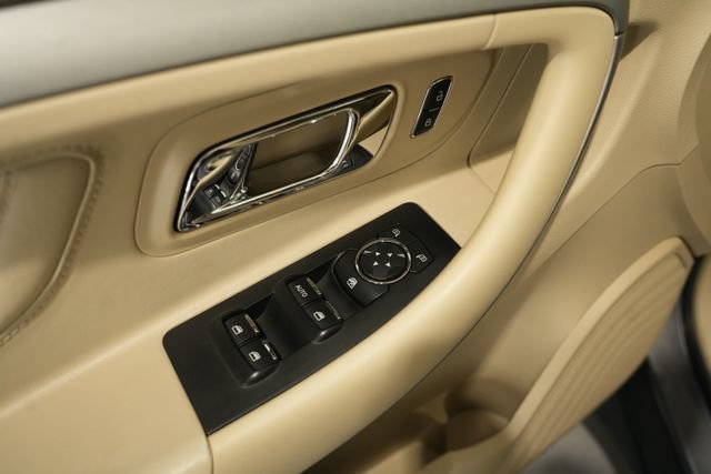 Used 2014 Ford Taurus SE FWD image 10