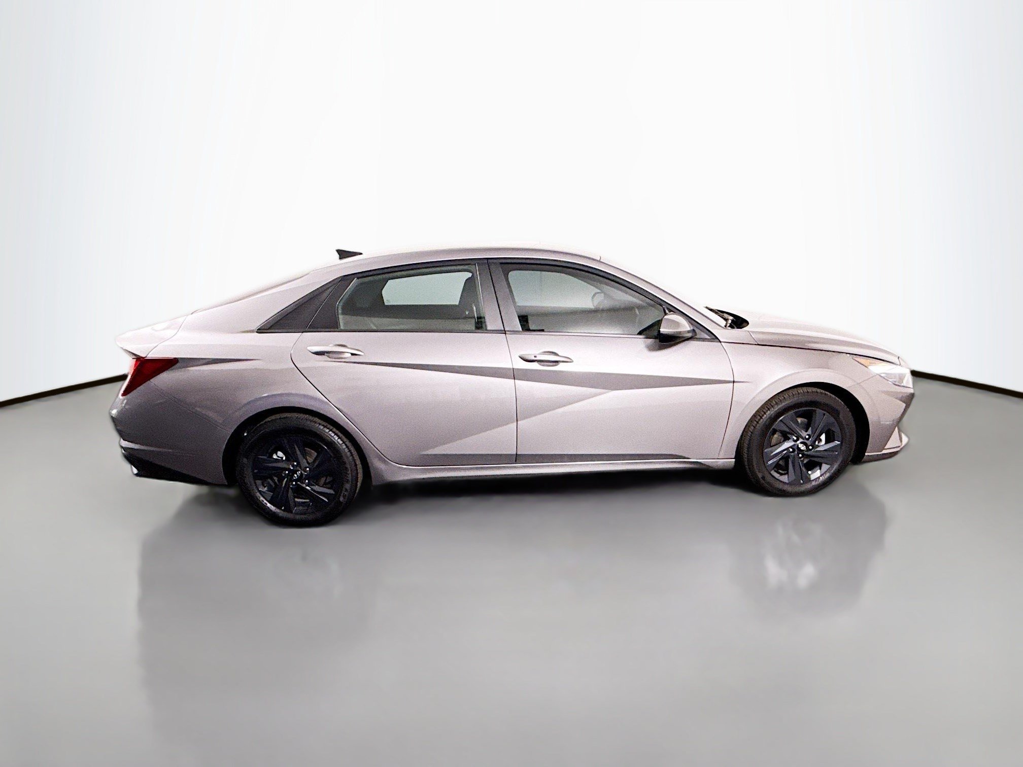 Used 2022 Hyundai Elantra SEL FWD image 11