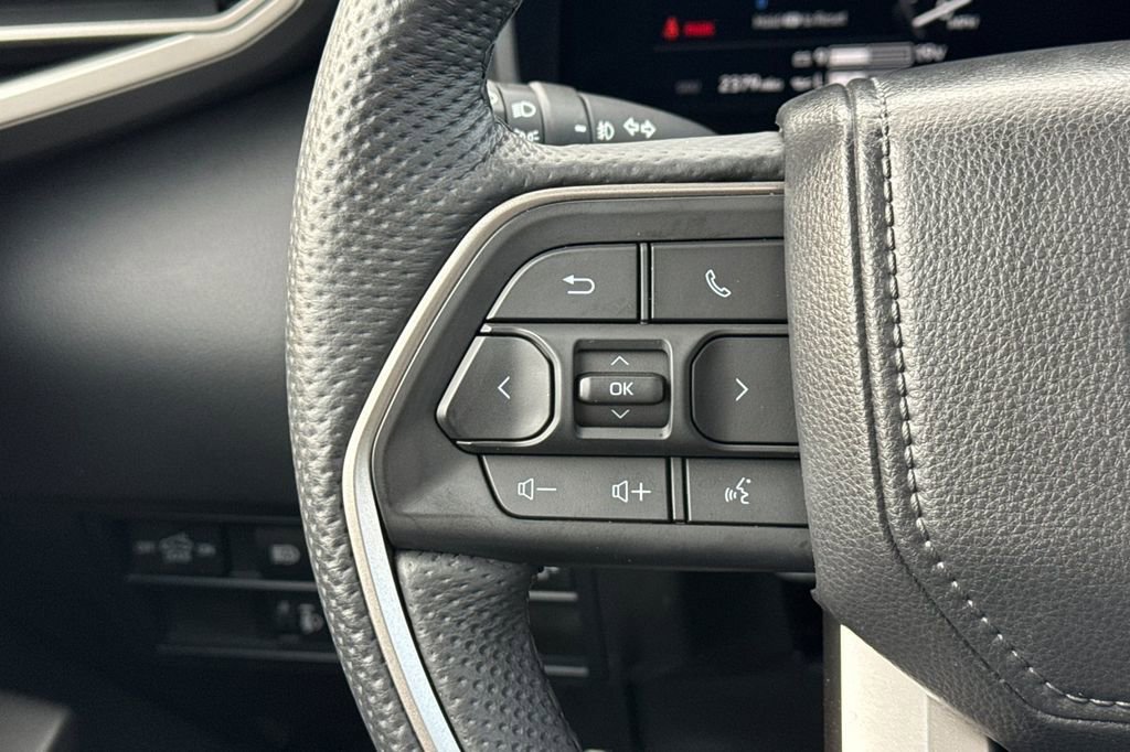 Used 2025 Toyota Tundra Limited image 28