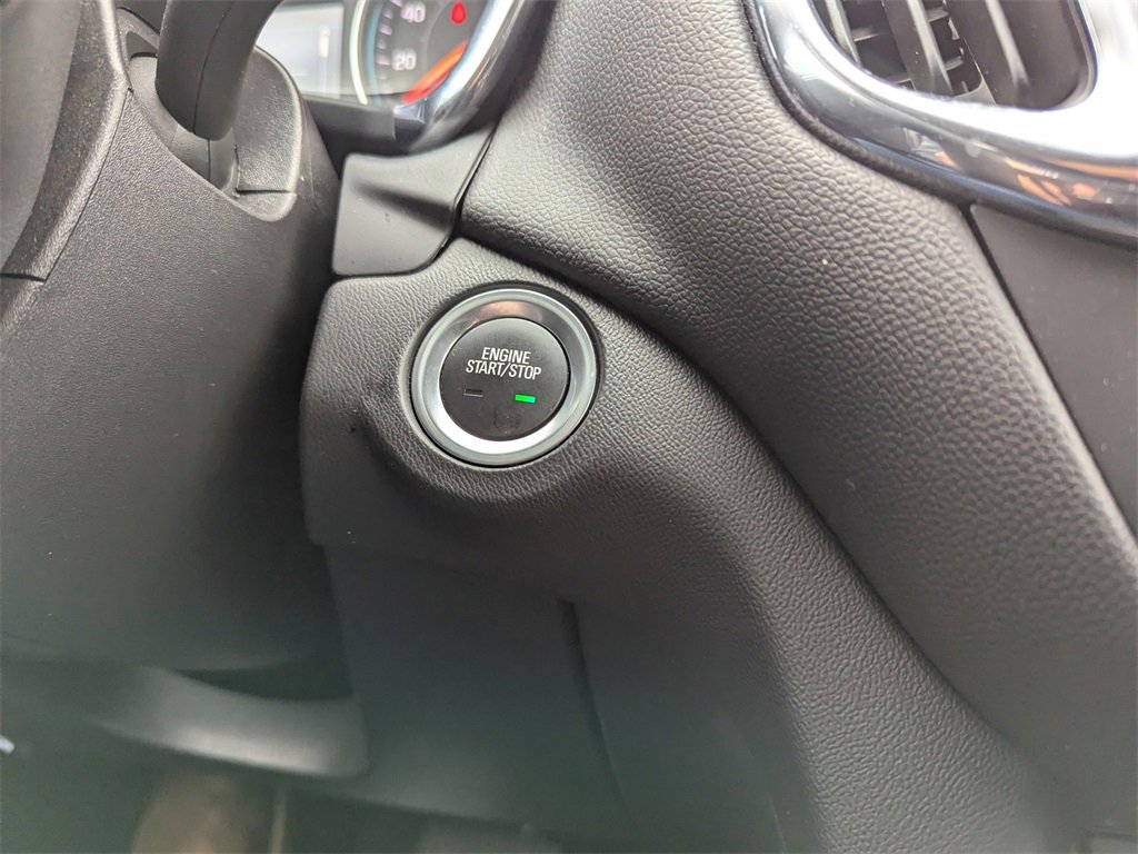 Used 2023 Chevrolet Equinox LT w/ Driver Convenience Package image 18