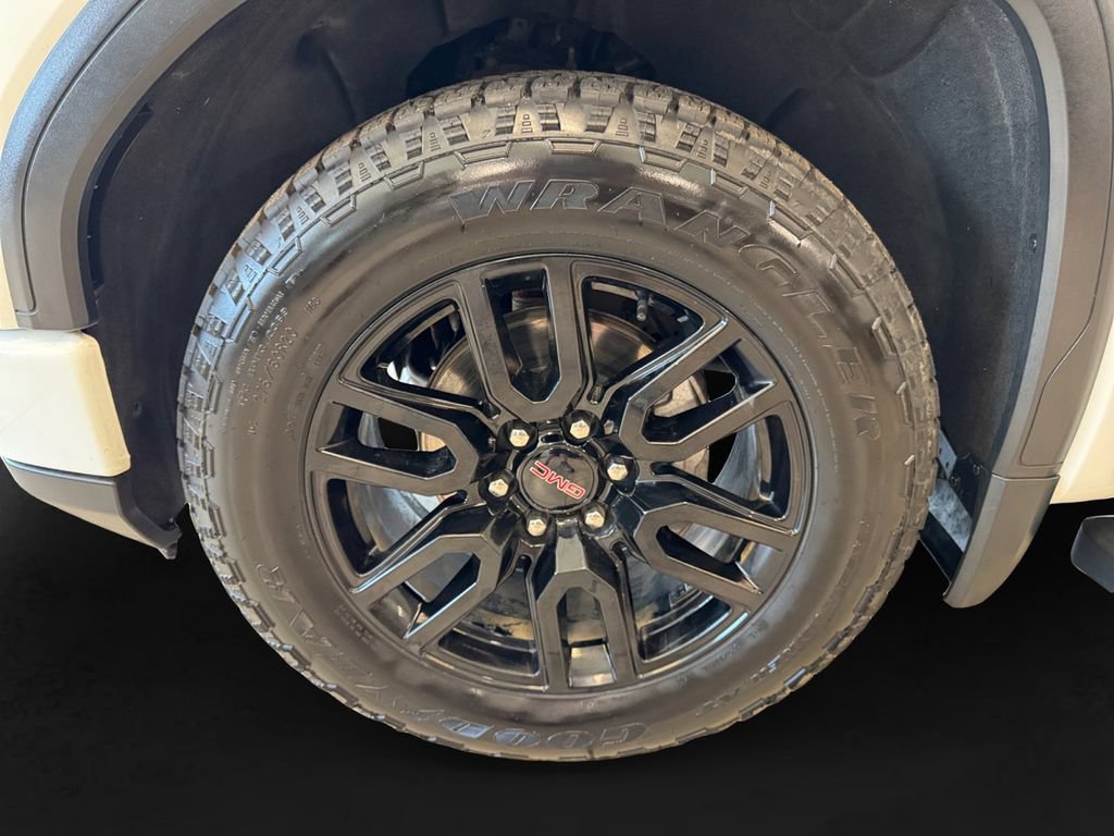 Used 2023 GMC Sierra 1500 Elevation w/ X31 Off-Road Package AWD/4WD image 9