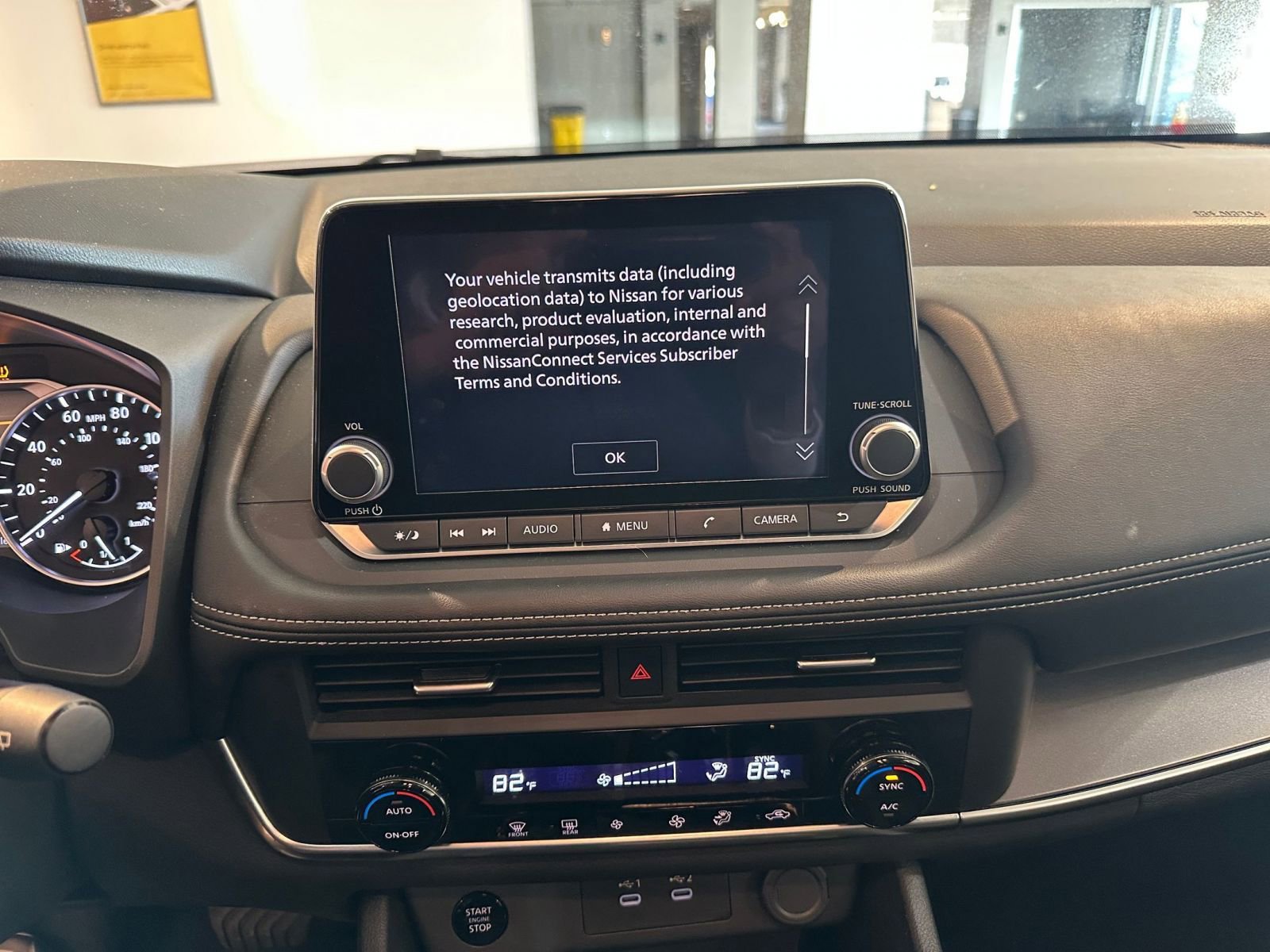 Used 2025 Nissan Rogue SV image 18