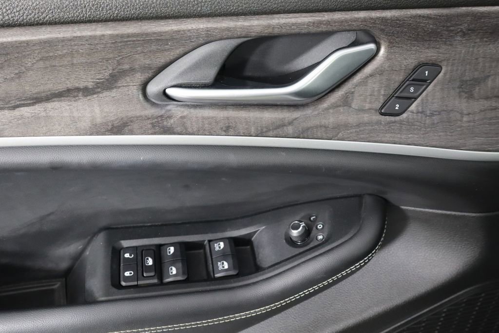 Used 2023 Jeep Grand Cherokee Limited AWD/4WD image 20