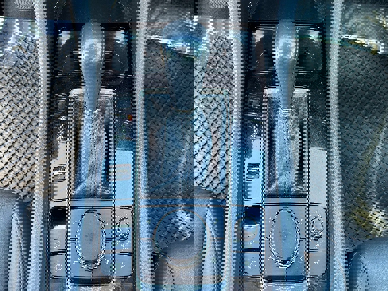 Used 2024 MAZDA MAZDA3 s image 27