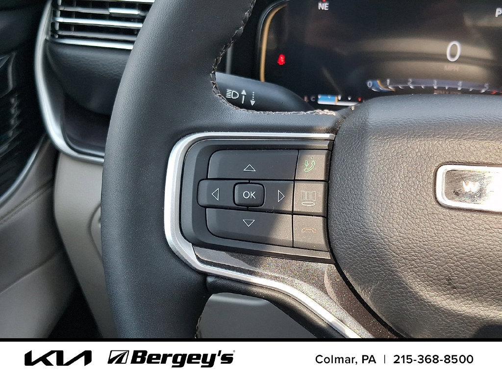 Used 2024 Jeep Wagoneer 4WD w/ Premium Group I image 25