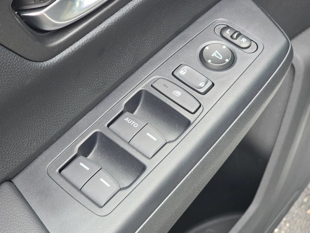 Used 2025 Honda CR-V LX image 23