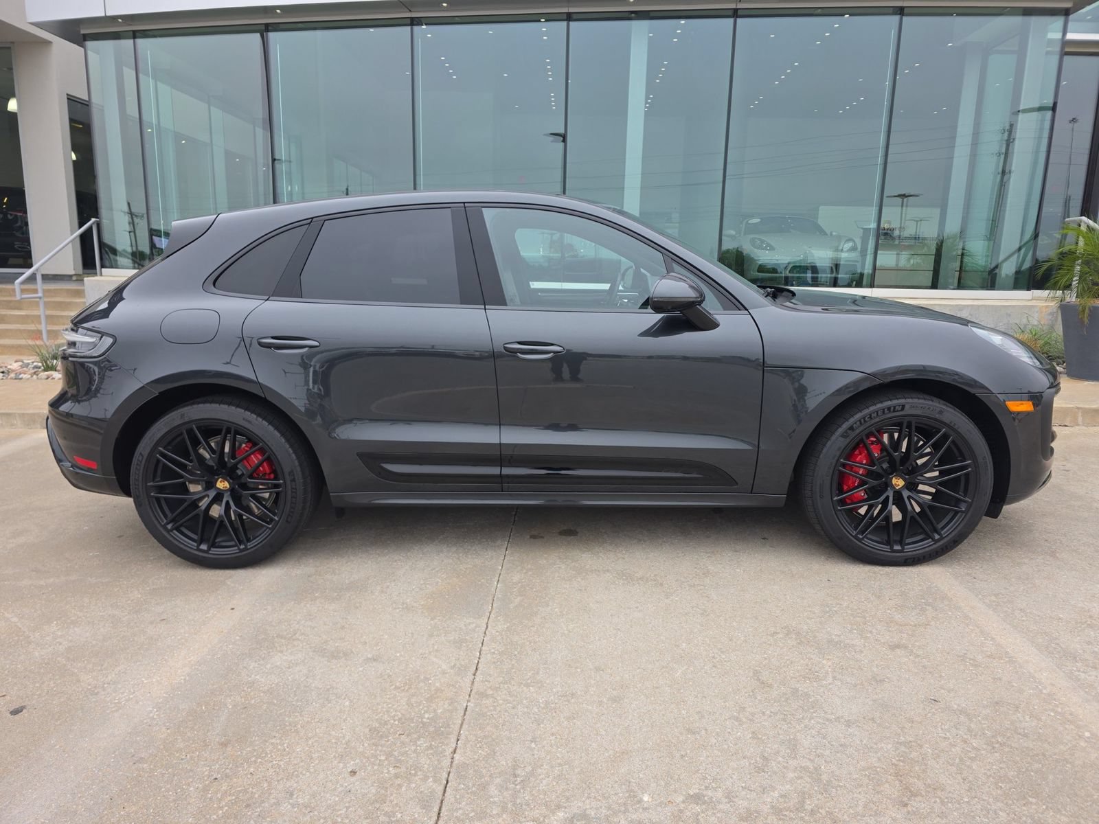Certified 2026 Porsche Macan GTS AWD/4WD image 8