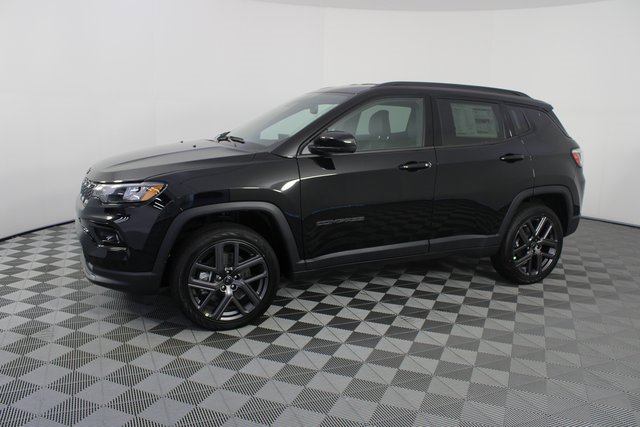 New 2026 Jeep Compass Limited w/ Limited Altitude Pack image 2