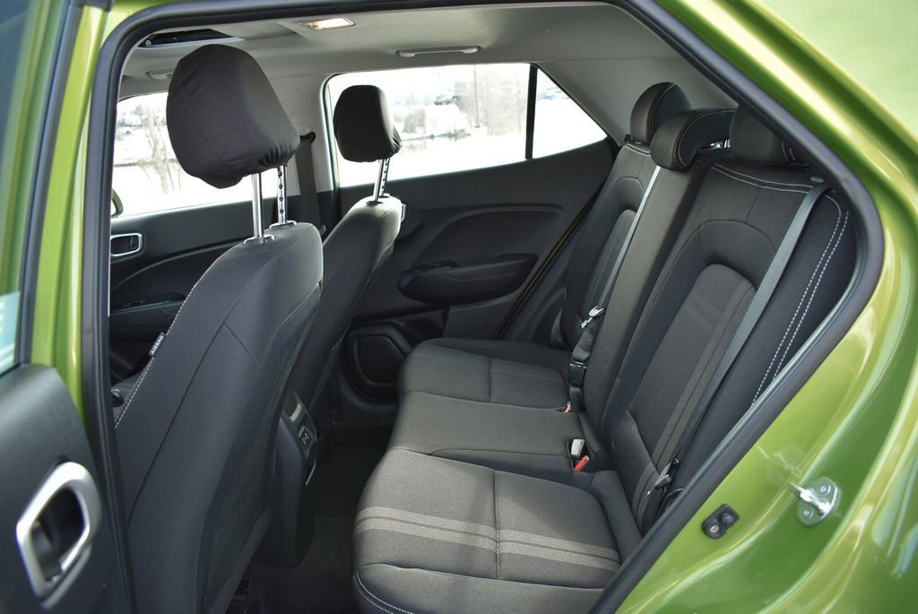 Used 2024 Hyundai Venue SEL image 28