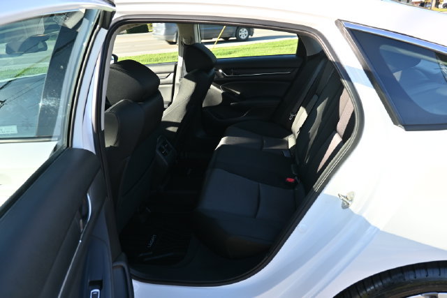Used 2018 Honda Accord EX image 24