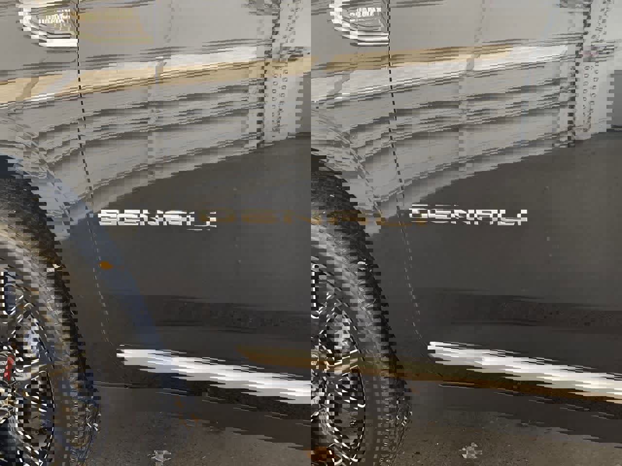 Used 2024 GMC Yukon Denali image 10