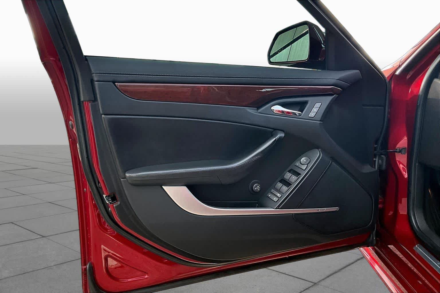 Used 2010 Cadillac CTS Premium RWD image 21