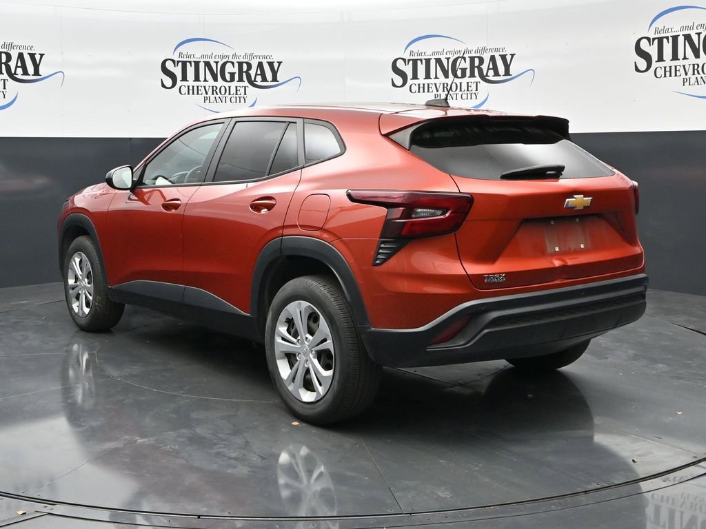 Used 2024 Chevrolet Trax LS w/ Driver Confidence Package FWD image 5