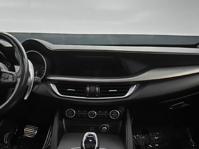 Used 2022 Alfa Romeo Stelvio Veloce AWD/4WD image 29