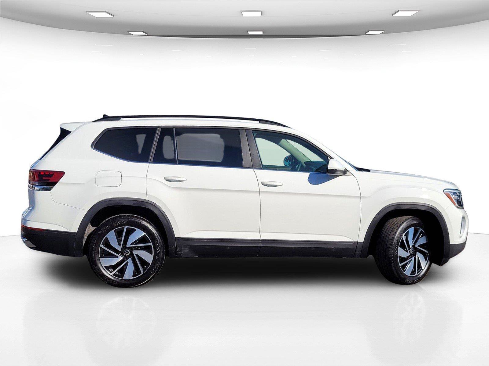 Certified 2024 Volkswagen Atlas SE FWD image 5