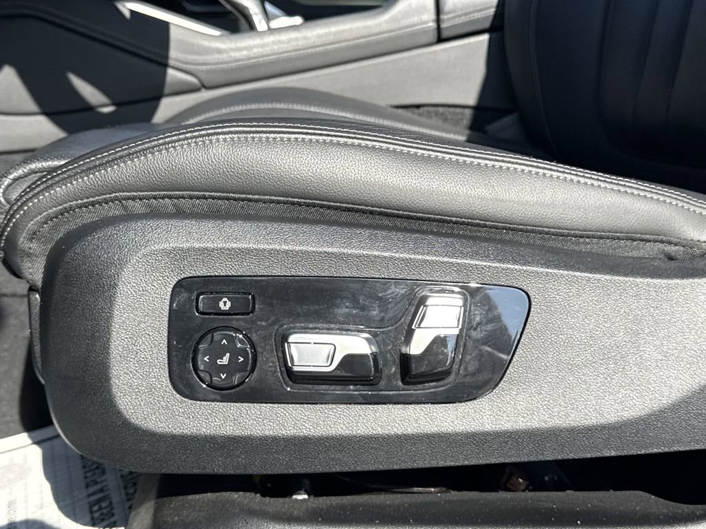 Used 2020 BMW X6 xDrive40i w/ M Sport Package image 25