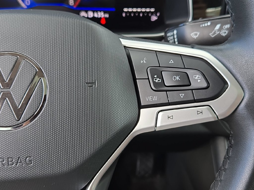 Used 2026 Volkswagen Jetta SE FWD image 22