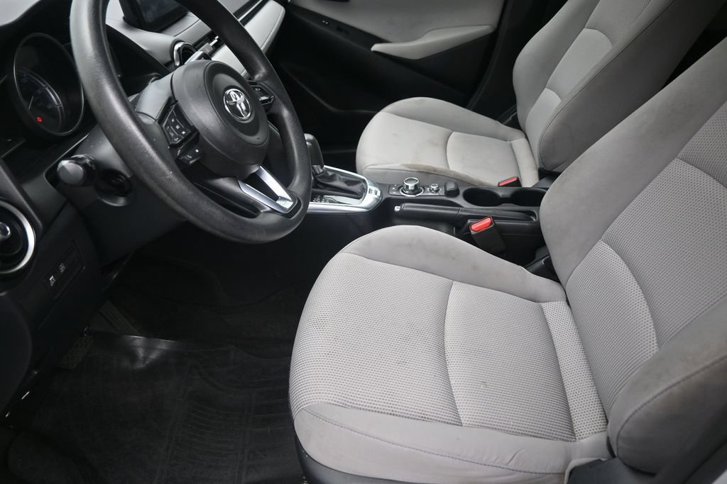 Used 2020 Toyota Yaris LE FWD image 12