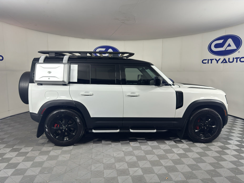 Used 2020 Land Rover Defender 110 HSE AWD/4WD image 2