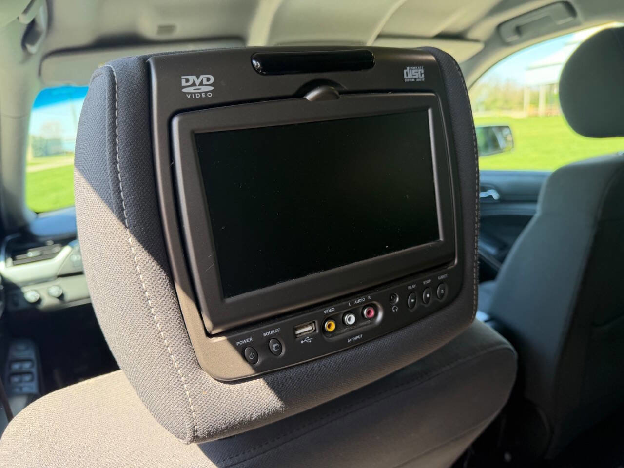 Used 2017 Chevrolet Suburban LS image 12