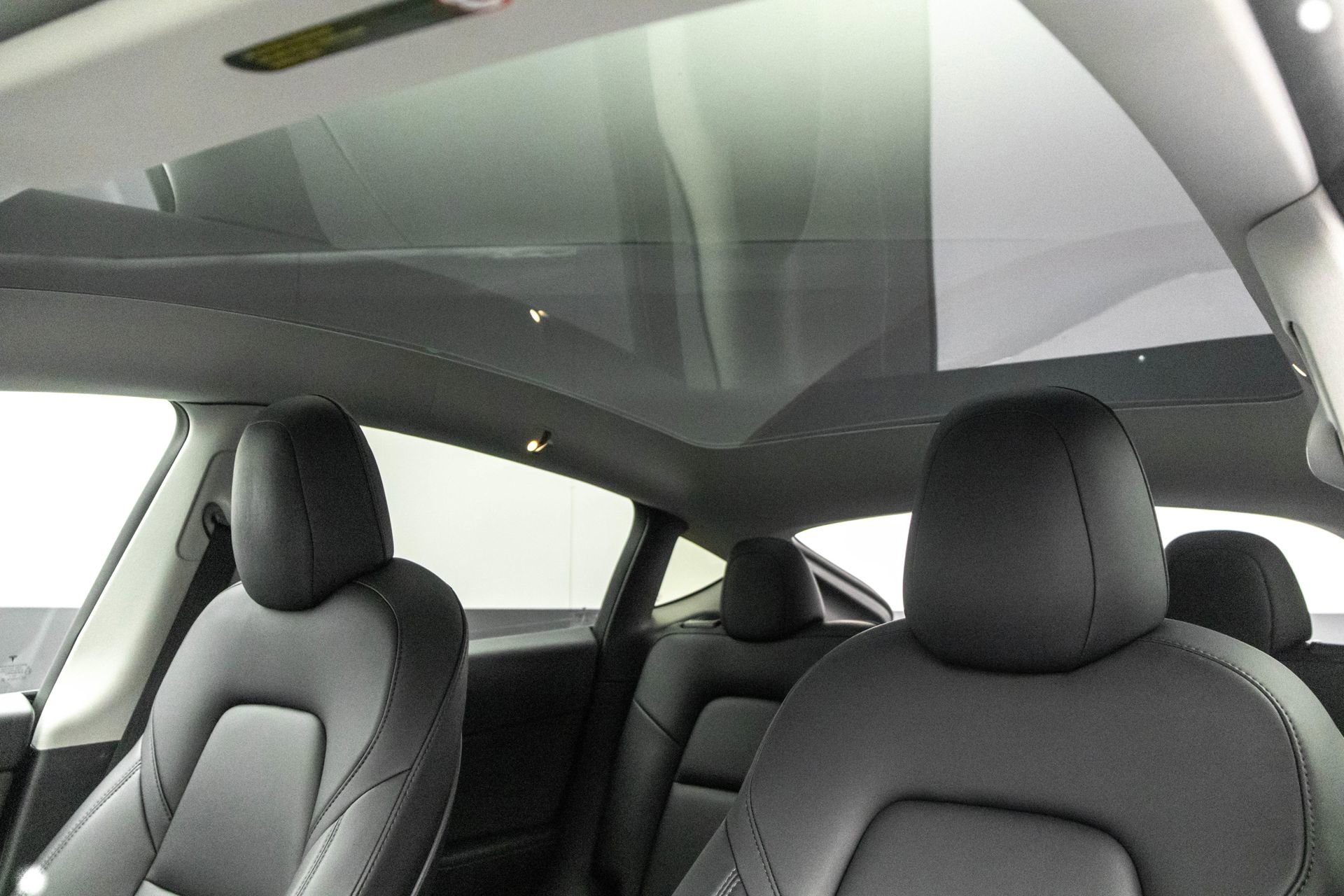 Used 2022 Tesla Model Y Long Range image 26