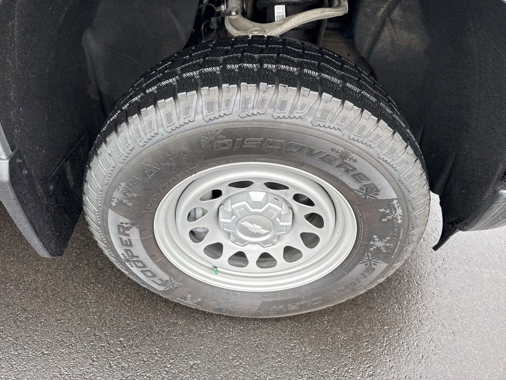 Used 2025 Chevrolet Silverado 1500 W/T w/ WT Value Package image 13